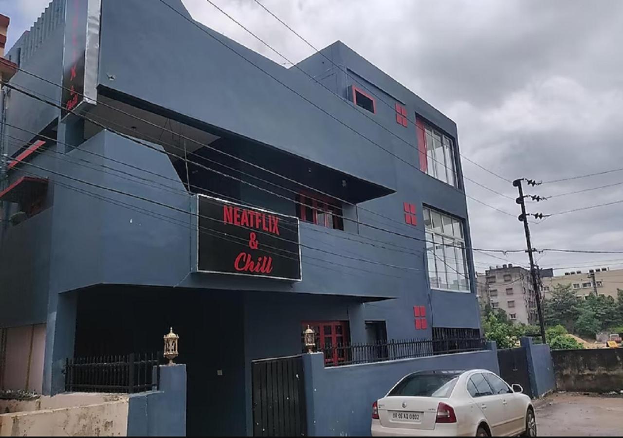 Neatflix And Chill Hotel